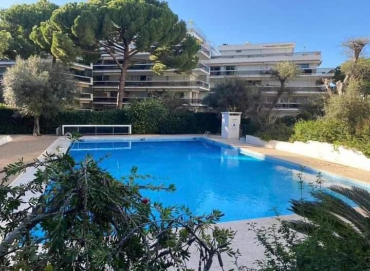 Juan Les Pins Tanit Studio Climatise Vue Sur Mer Piscine أنتيب المظهر الخارجي الصورة